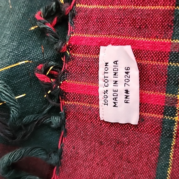 Beautiful Table Cloth Plaid 100% Cotton with Tassels. - Picture 7 of 8